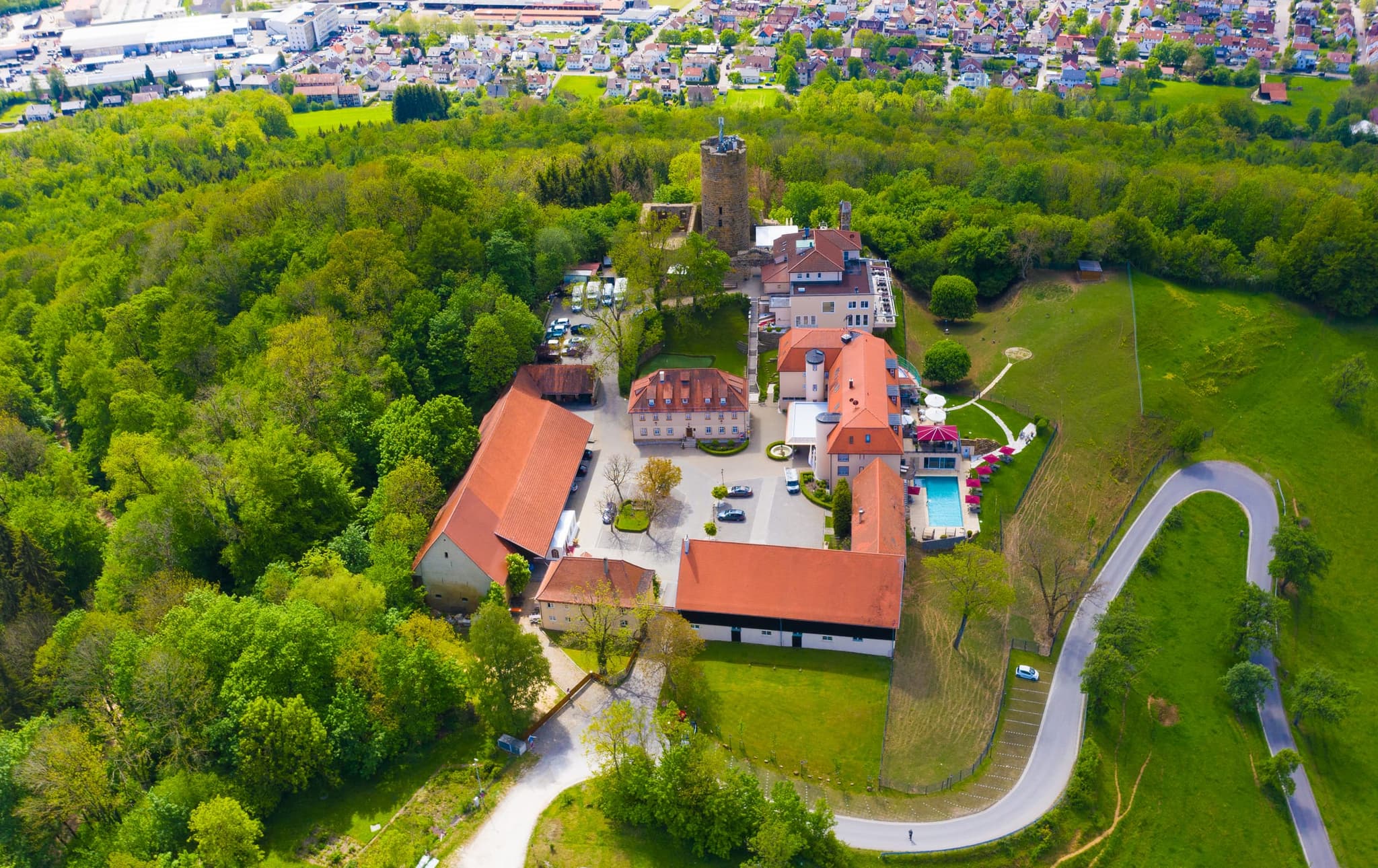 Burg Staufeneck aus der Luft